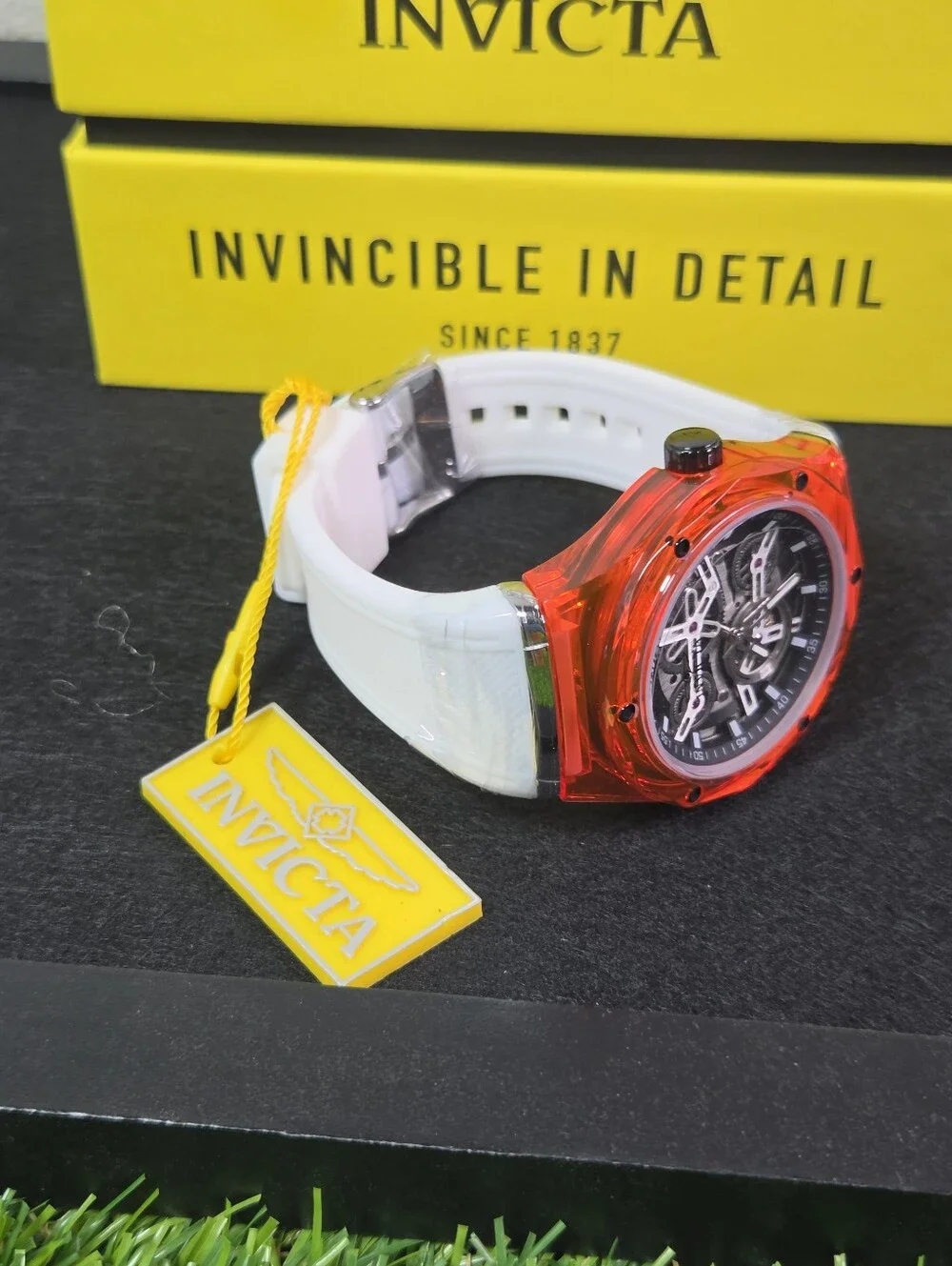 Invicta Speedway Piston Men’s Watch Quartz Red White Silicone Model 51113